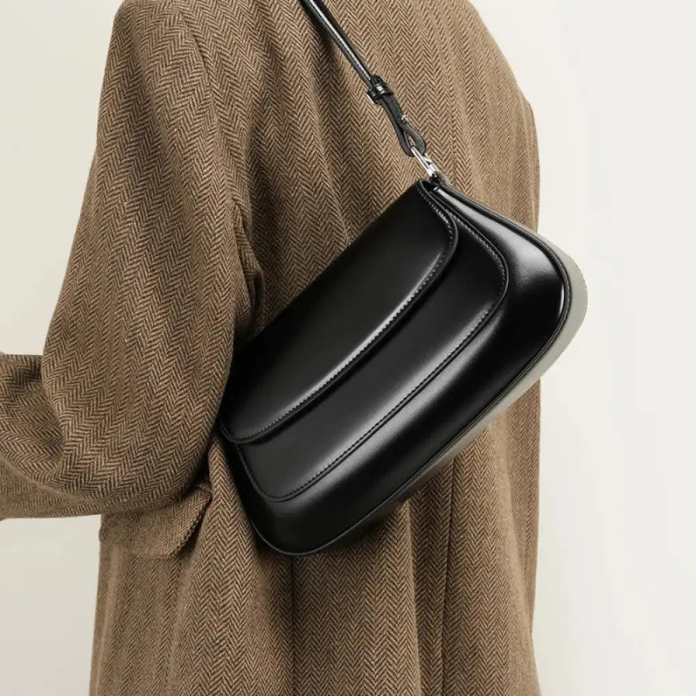 Bolsa de Ombro em Couro modelo Levena - Vermelho Borgonha - Yanatari