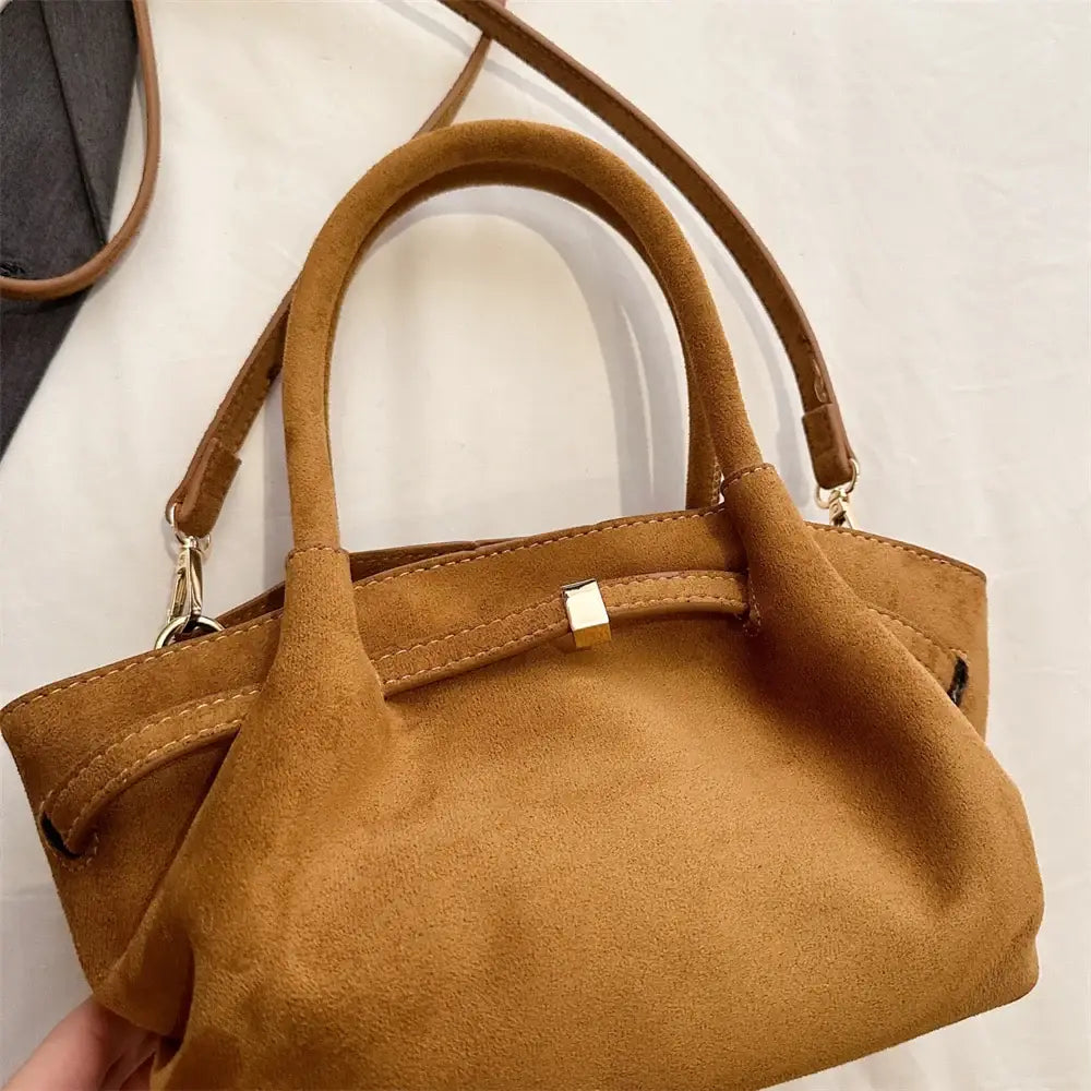 Bolsa de Mão em Veludo modelo Jolie Marrom - Yanatari