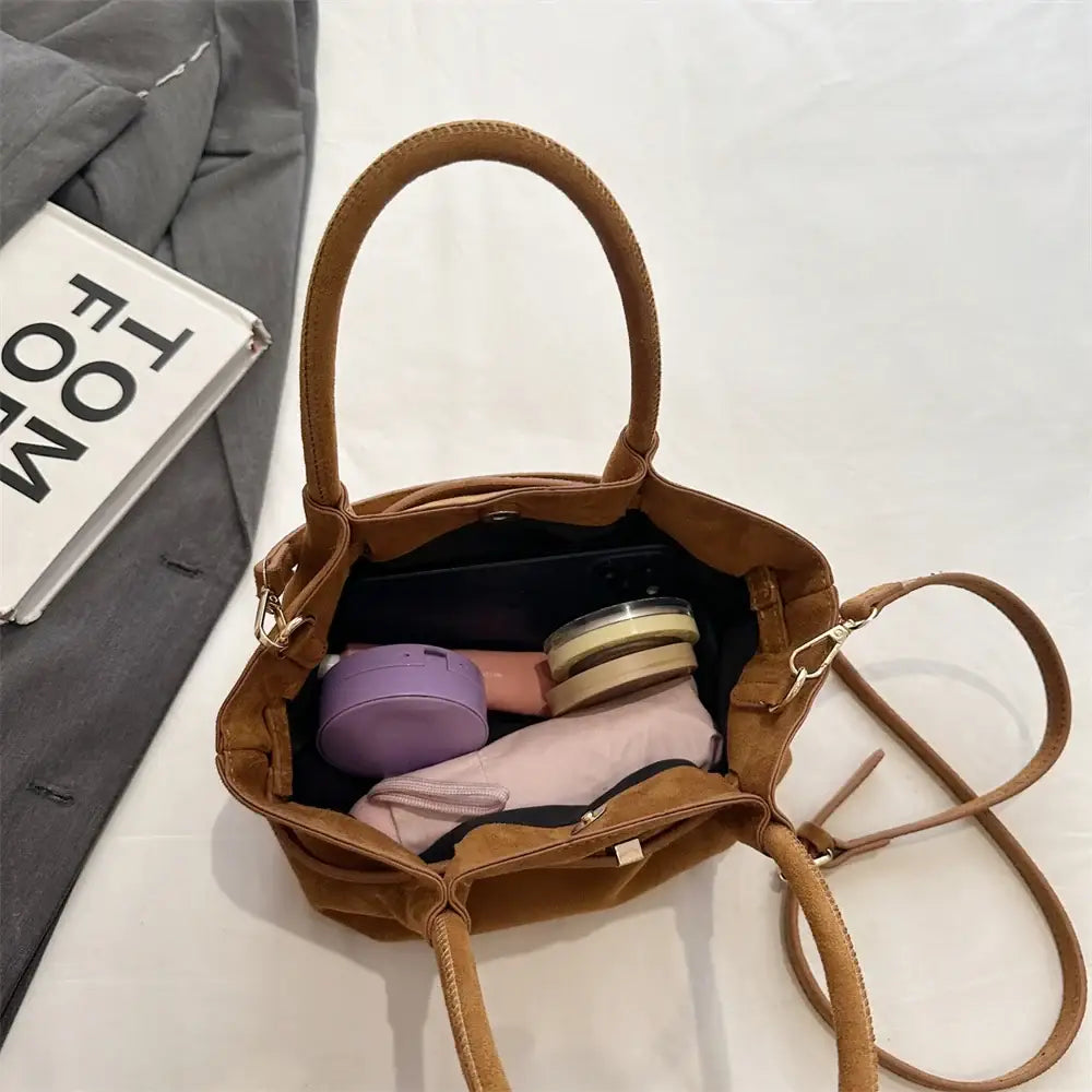 Bolsa de Mão em Veludo modelo Jolie Marrom - Yanatari