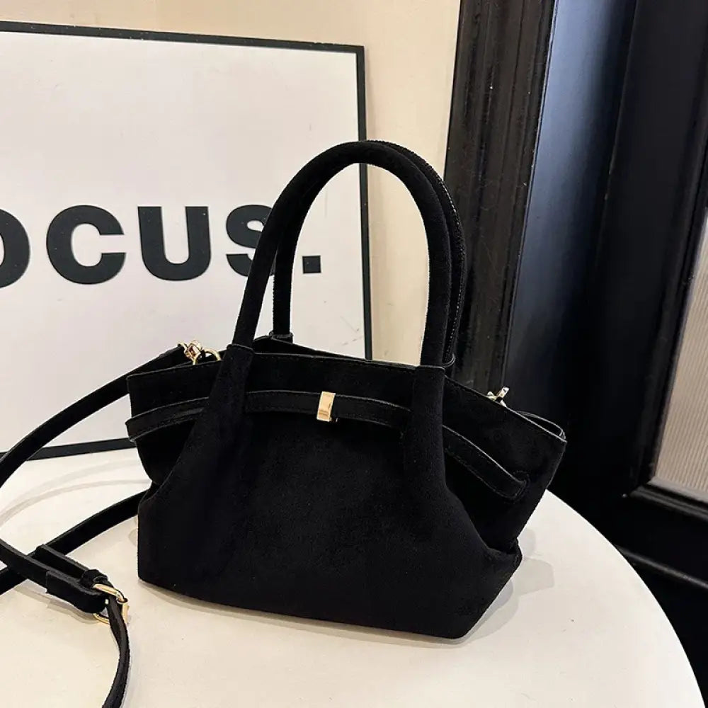 Bolsa de Mão em Veludo modelo Jolie - Preto - Yanatari
