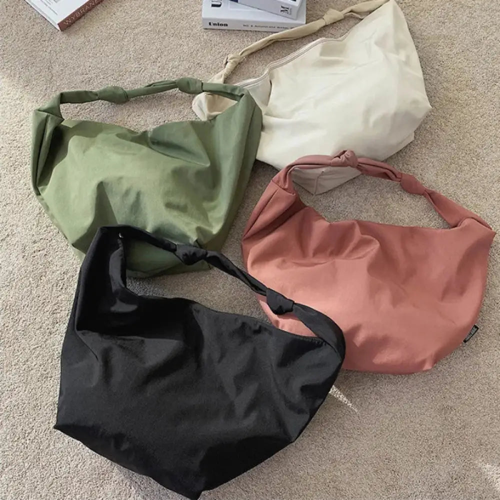 Bolsa Tote em Nylon Valentina - Preto Bolsa Tote em Nylon Valentina - Preto