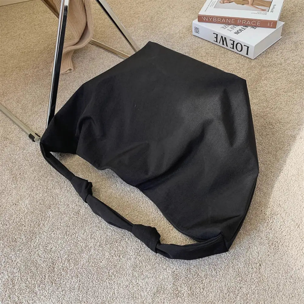 Bolsa Tote em Nylon Valentina - Preto Bolsa Tote em Nylon Valentina - Preto