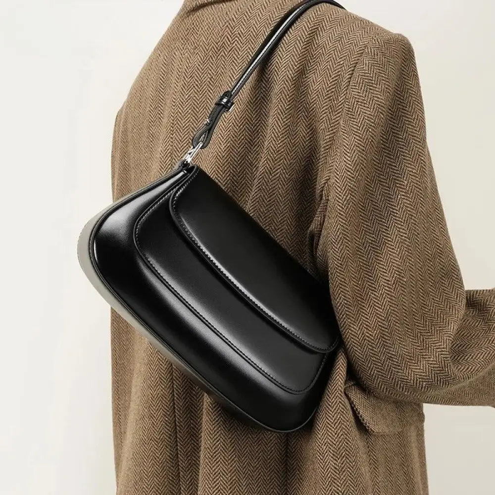 Bolsa de Ombro em Couro modelo Levena - Vermelho Borgonha - Yanatari