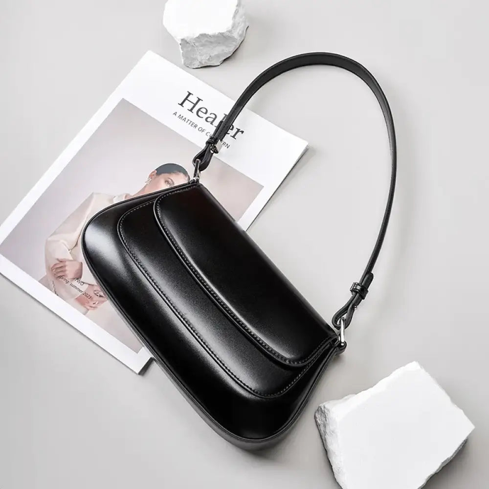 Bolsa de Ombro em Couro modelo Levena - Vermelho Borgonha - Yanatari