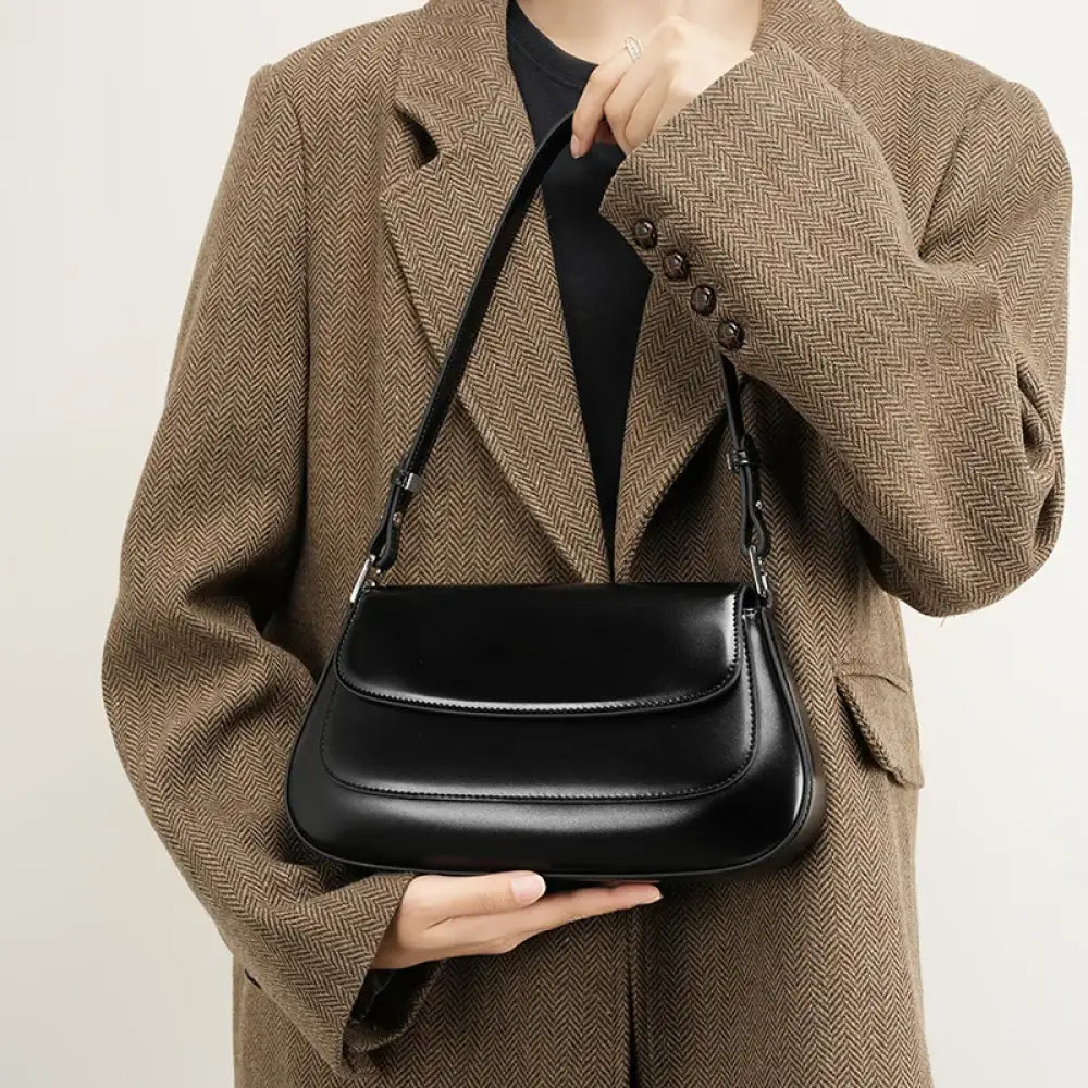 Bolsa de Ombro em Couro modelo Levena - Vermelho Borgonha - Yanatari