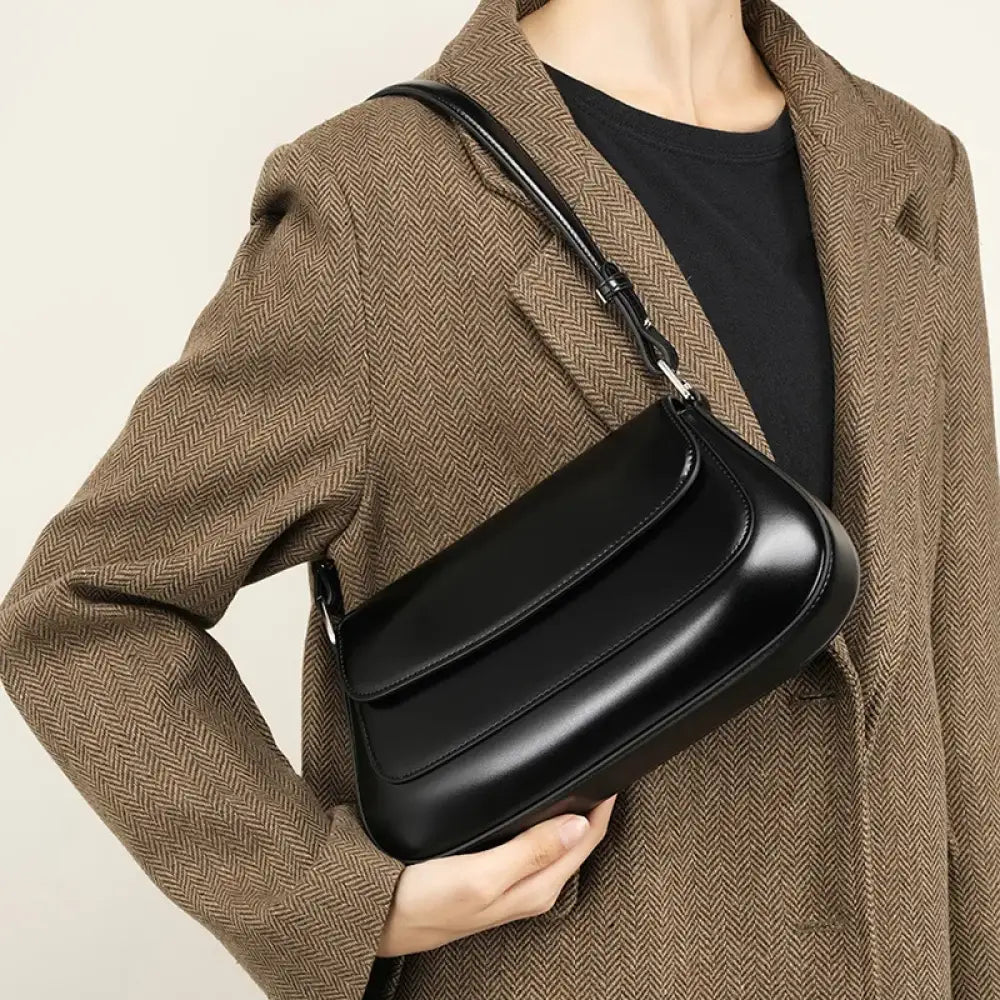 Bolsa de Ombro em Couro modelo Levena - Vermelho Borgonha - Yanatari