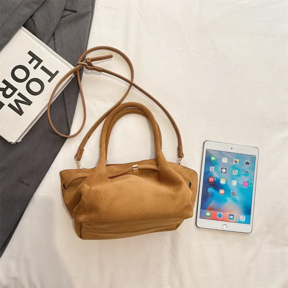 Bolsa de Mão em Veludo modelo Jolie Marrom - Yanatari