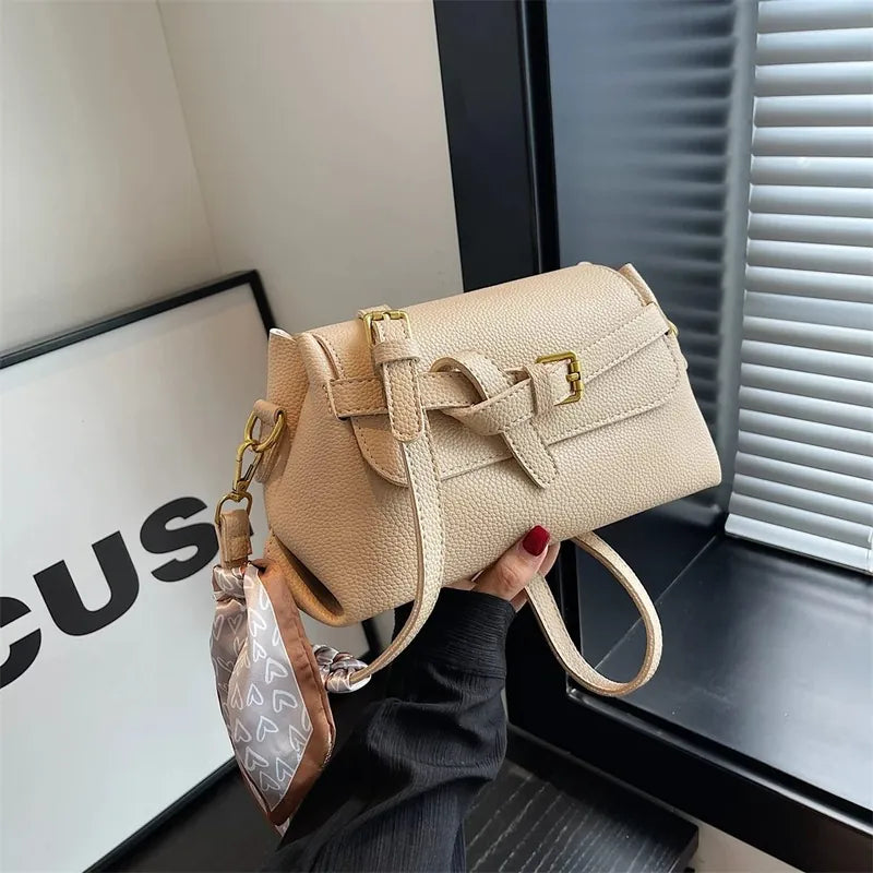 Bolsa Transversal em Couro Louise - Bege