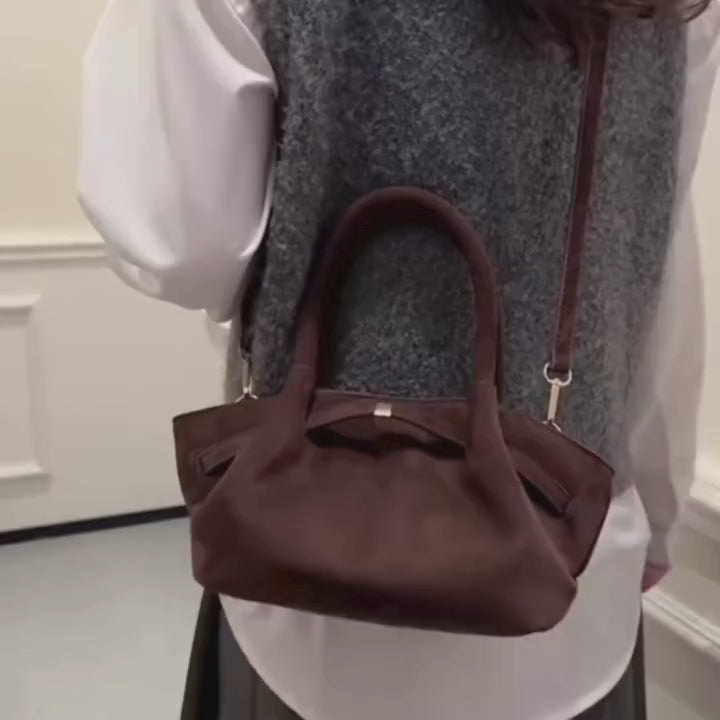 Vídeo Bolsa de Ombro em Veludo modelo Jolie